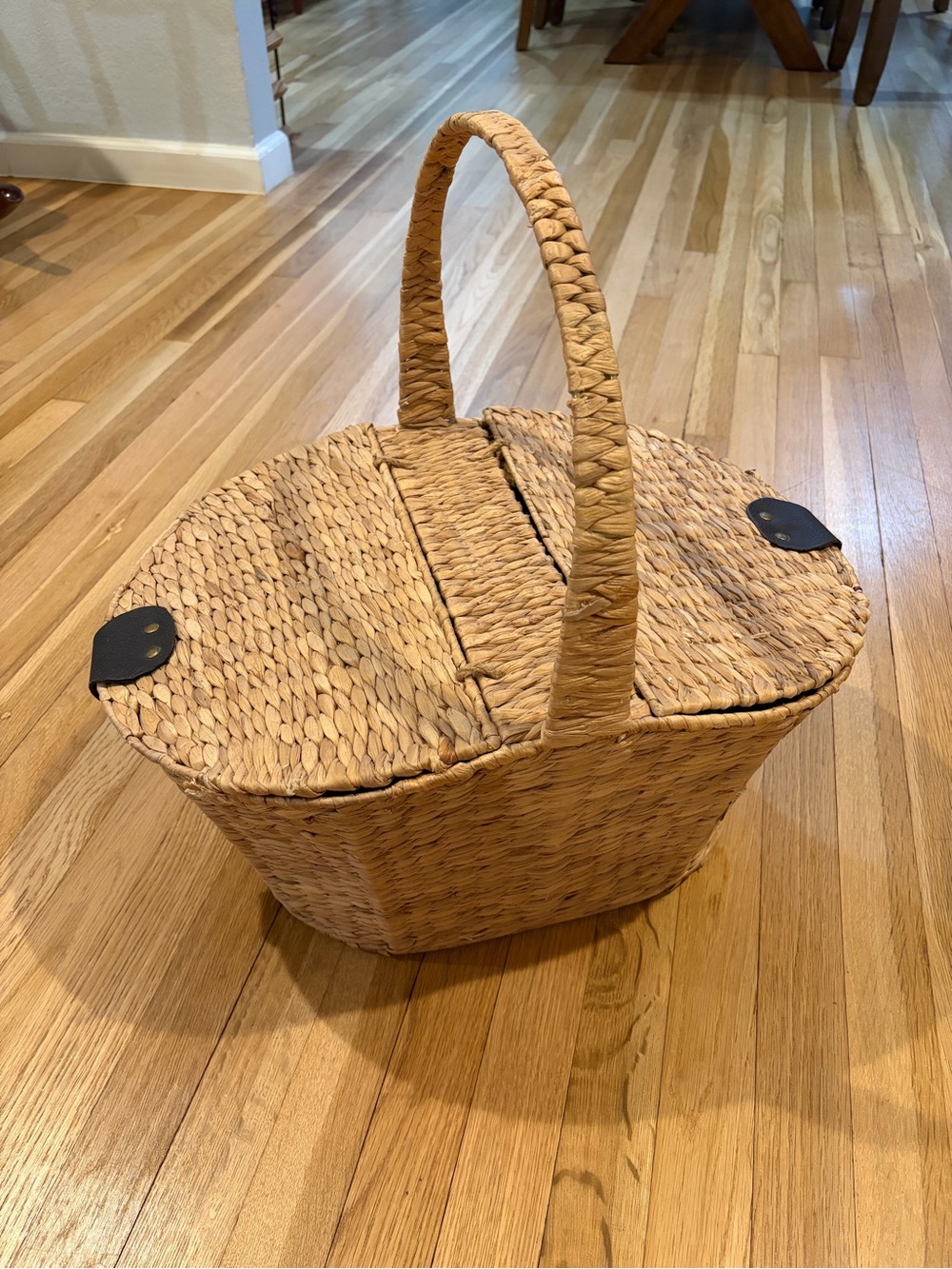 Vintage English Woven Straw Picnic Basket in Natural Tan